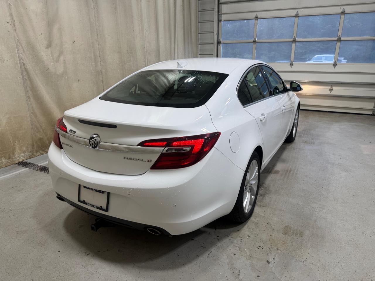 Buick Regal 4dr Sdn Premium I FWD 2015
