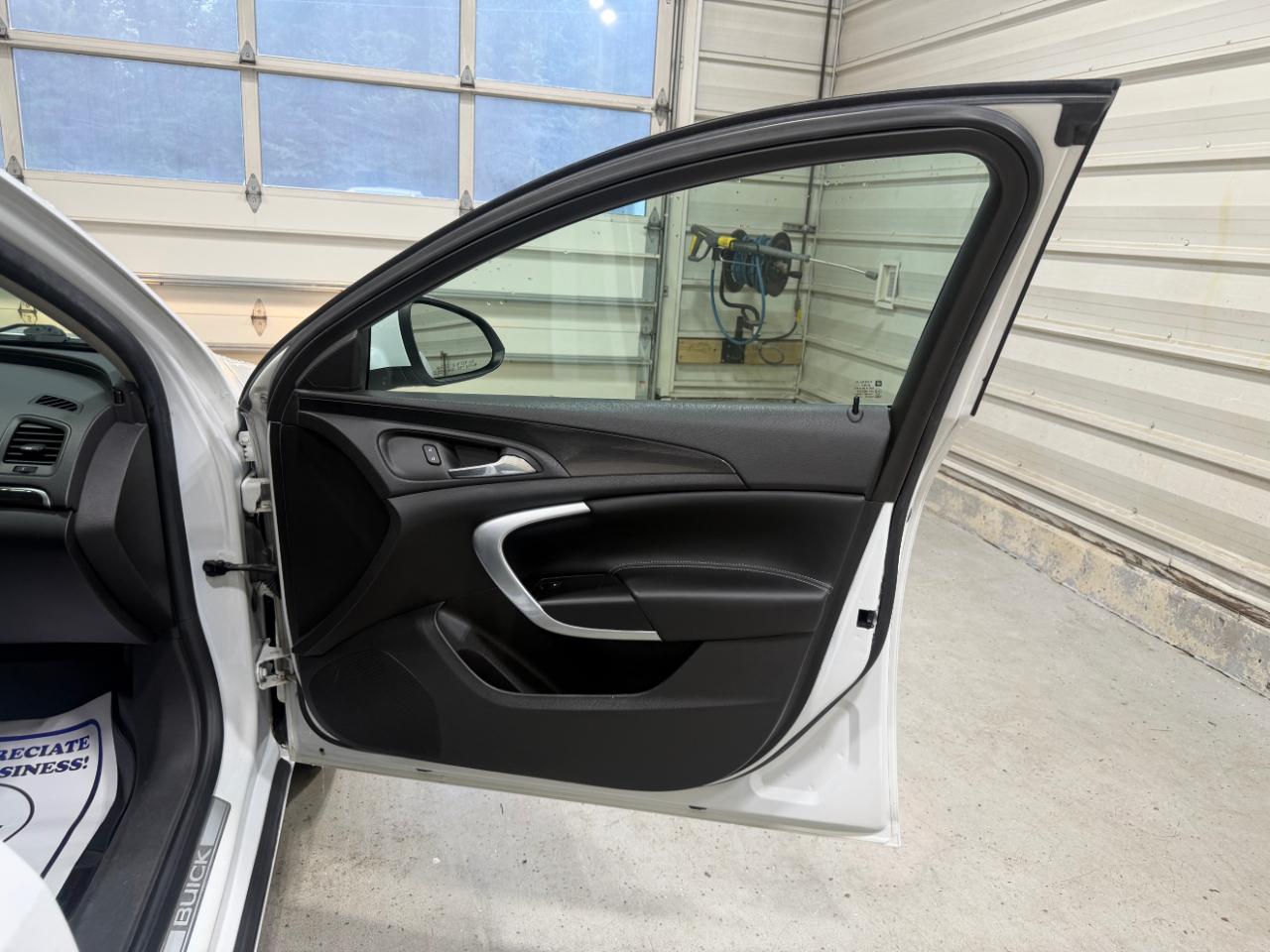 Buick Regal 4dr Sdn Premium I FWD 2015