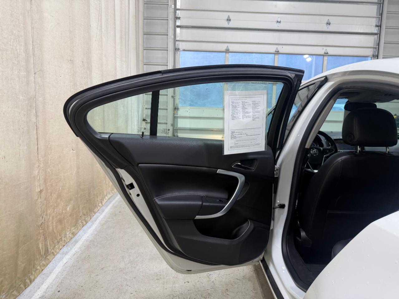 Buick Regal 4dr Sdn Premium I FWD 2015