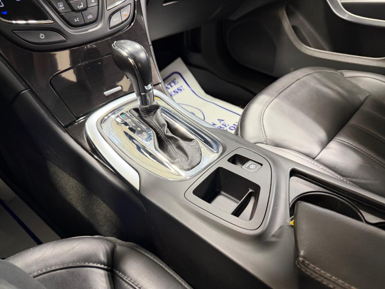 Buick Regal 4dr Sdn Premium I FWD 2015