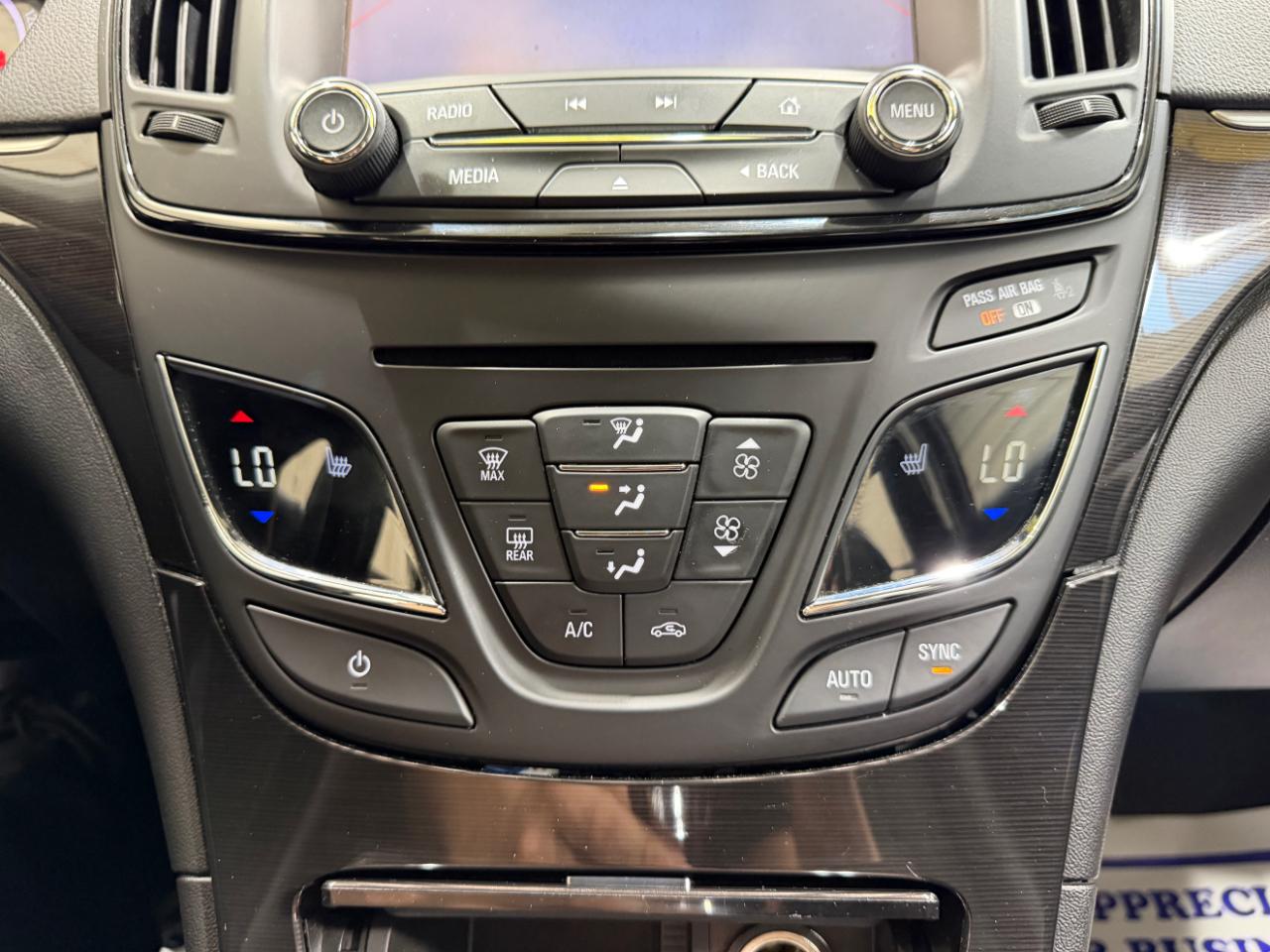 Buick Regal 4dr Sdn Premium I FWD 2015