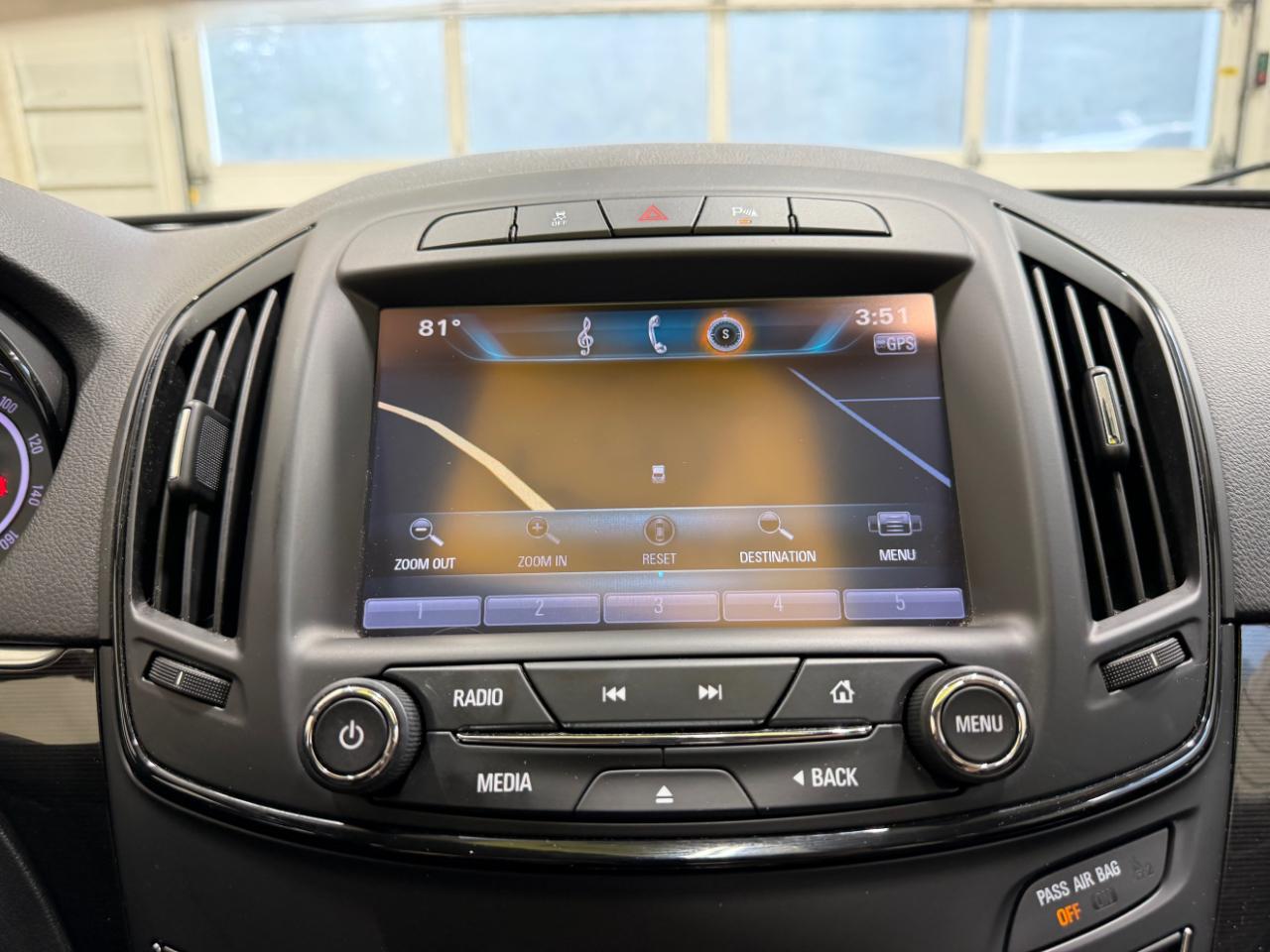 Buick Regal 4dr Sdn Premium I FWD 2015