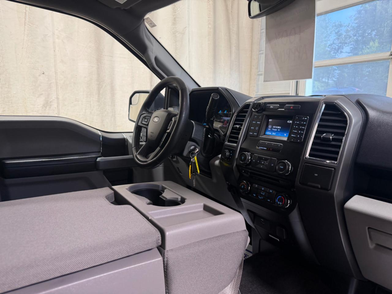 Ford F-150 4WD SuperCrew 145" XLT 2016