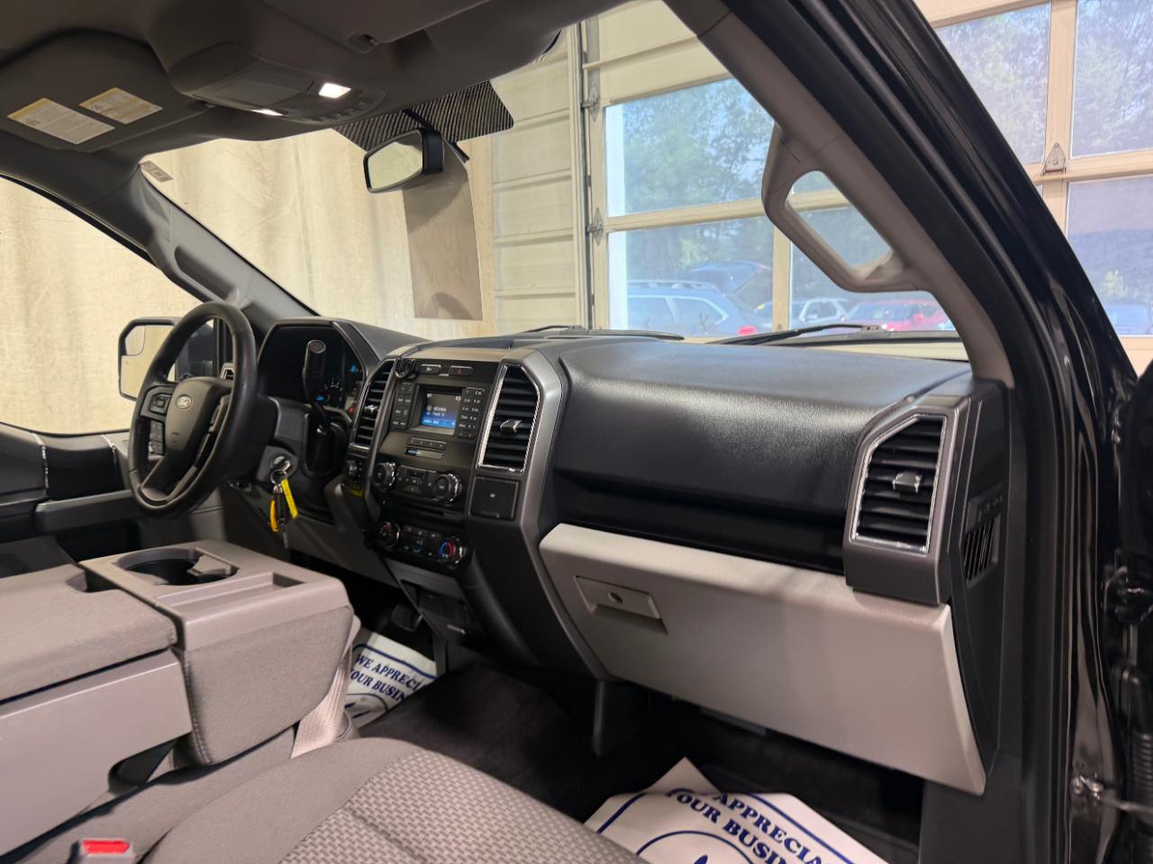 Ford F-150 4WD SuperCrew 145" XLT 2016