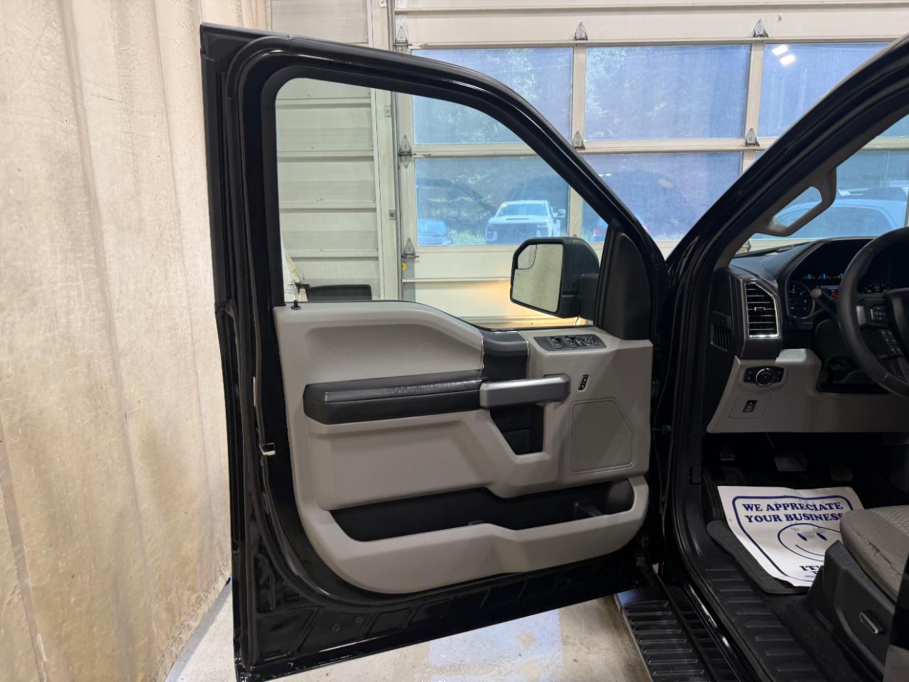 Ford F-150 4WD SuperCrew 145" XLT 2016