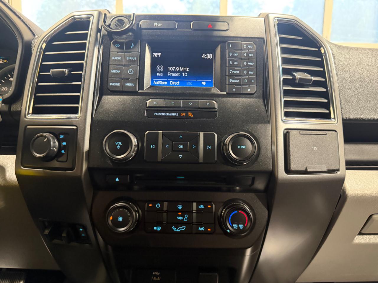 Ford F-150 4WD SuperCrew 145" XLT 2016