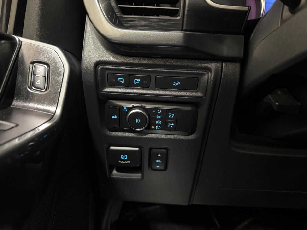 Ford F-150 XL 4WD SuperCrew 5.5' Box 2022