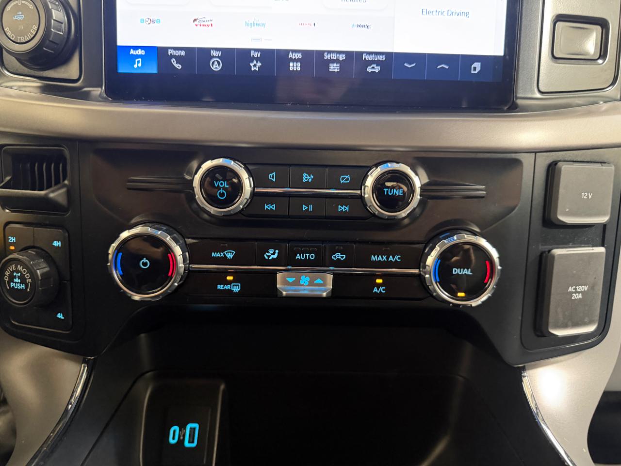 Ford F-150 XLT 4WD SuperCrew 5.5' Box 2024