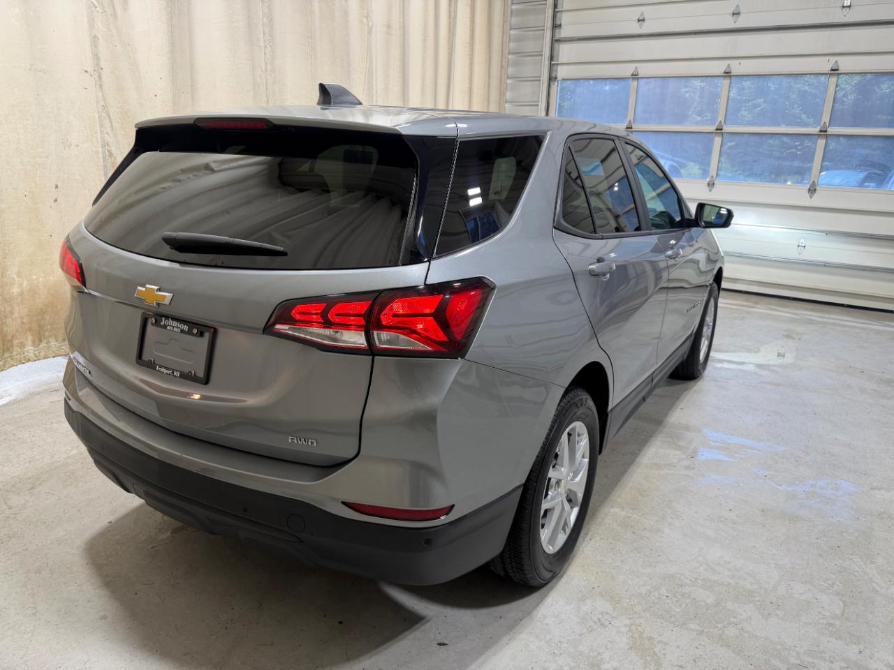 Chevrolet Equinox AWD 4dr LS w/1FL 2023