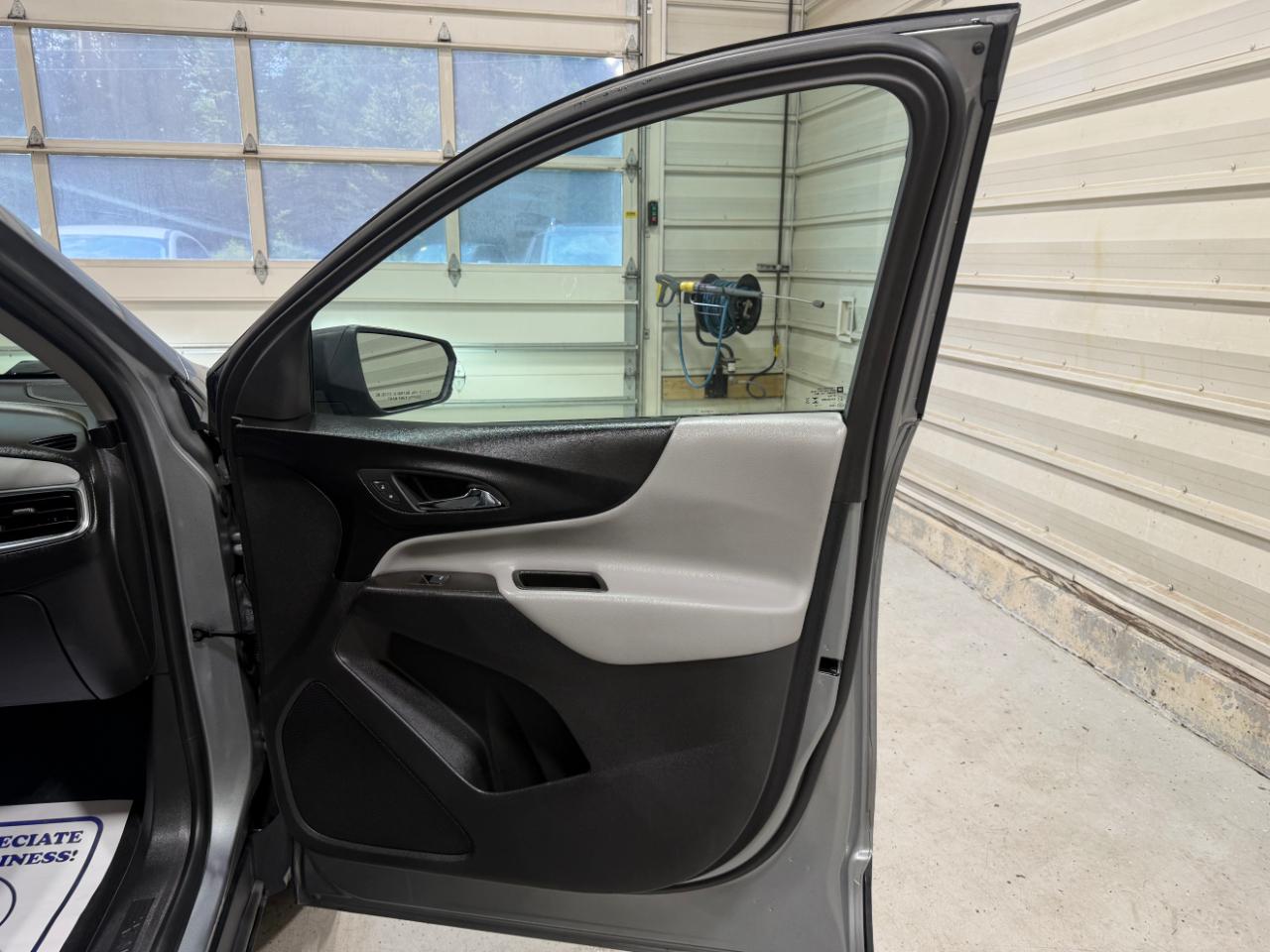 Chevrolet Equinox AWD 4dr LS w/1FL 2023