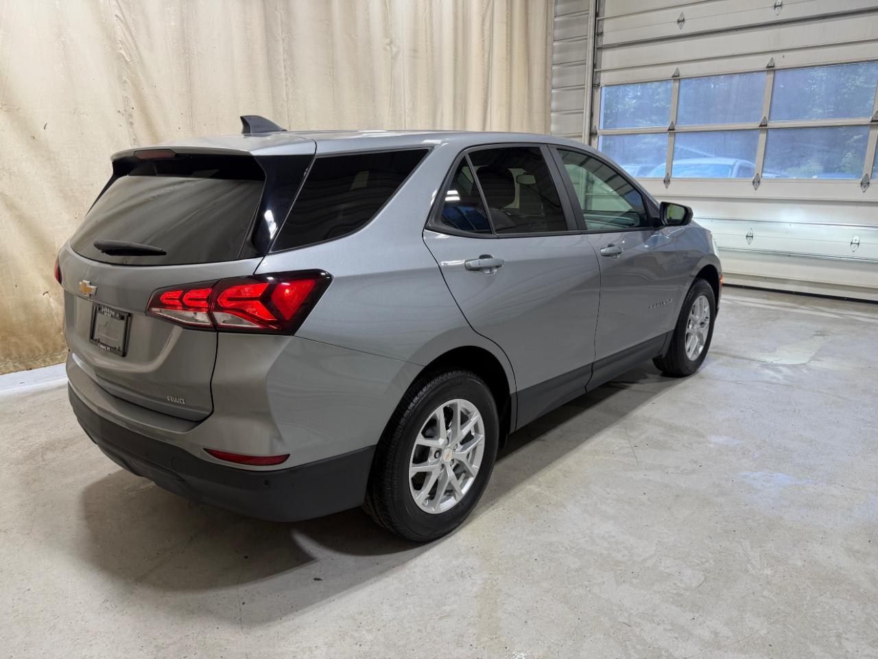 Chevrolet Equinox AWD 4dr LS w/1FL 2023