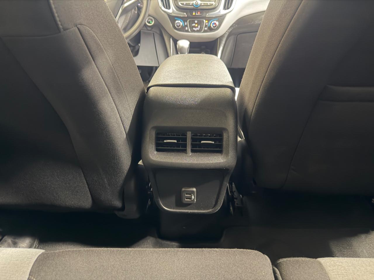 Chevrolet Equinox AWD 4dr LS w/1FL 2023