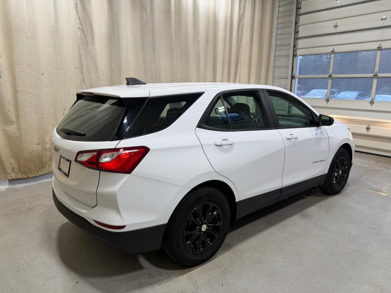 Chevrolet Equinox FWD 4dr LS w/1FL 2021