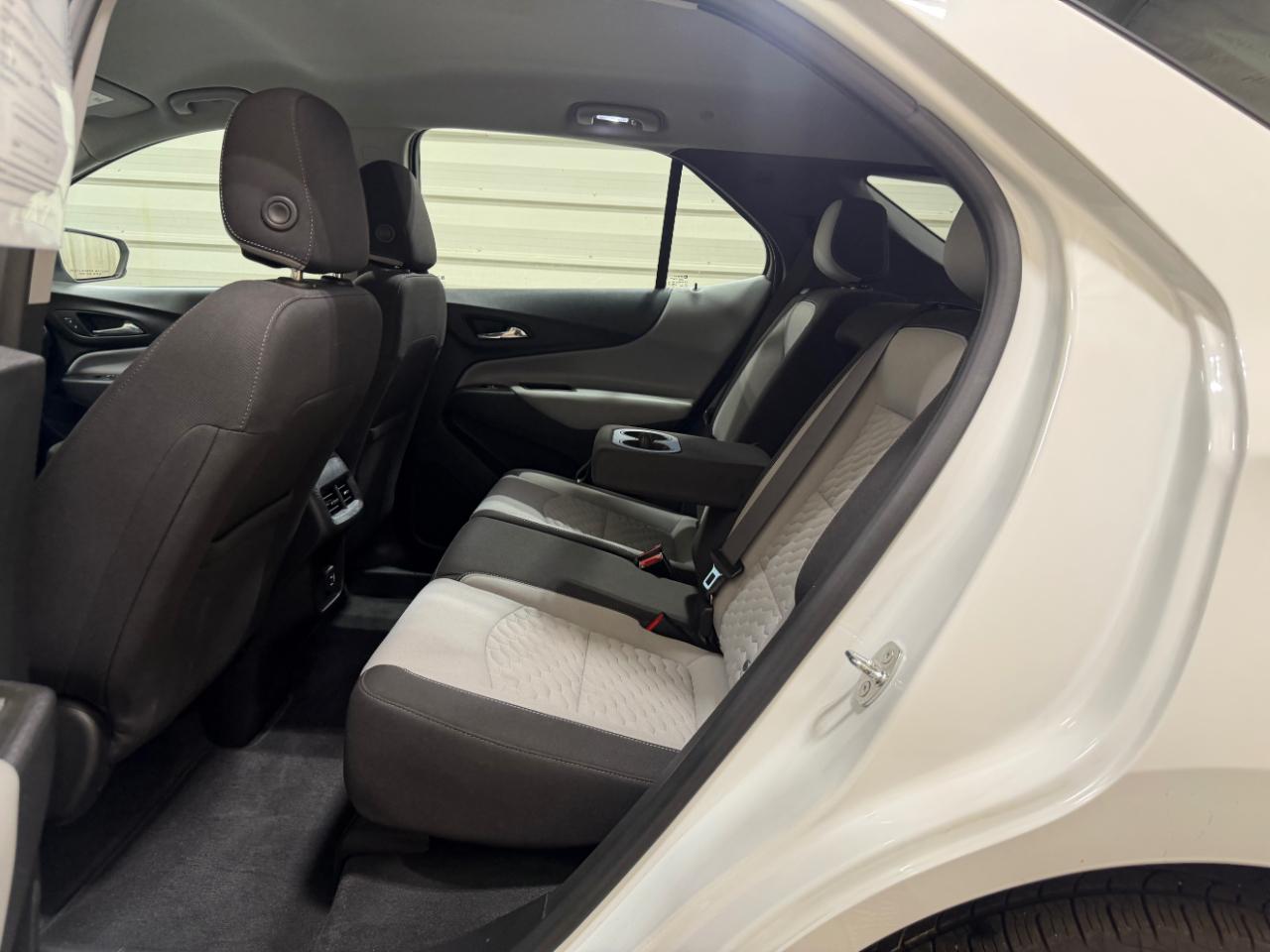 Chevrolet Equinox FWD 4dr LS w/1FL 2021