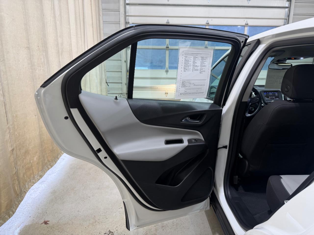 Chevrolet Equinox FWD 4dr LS w/1FL 2021