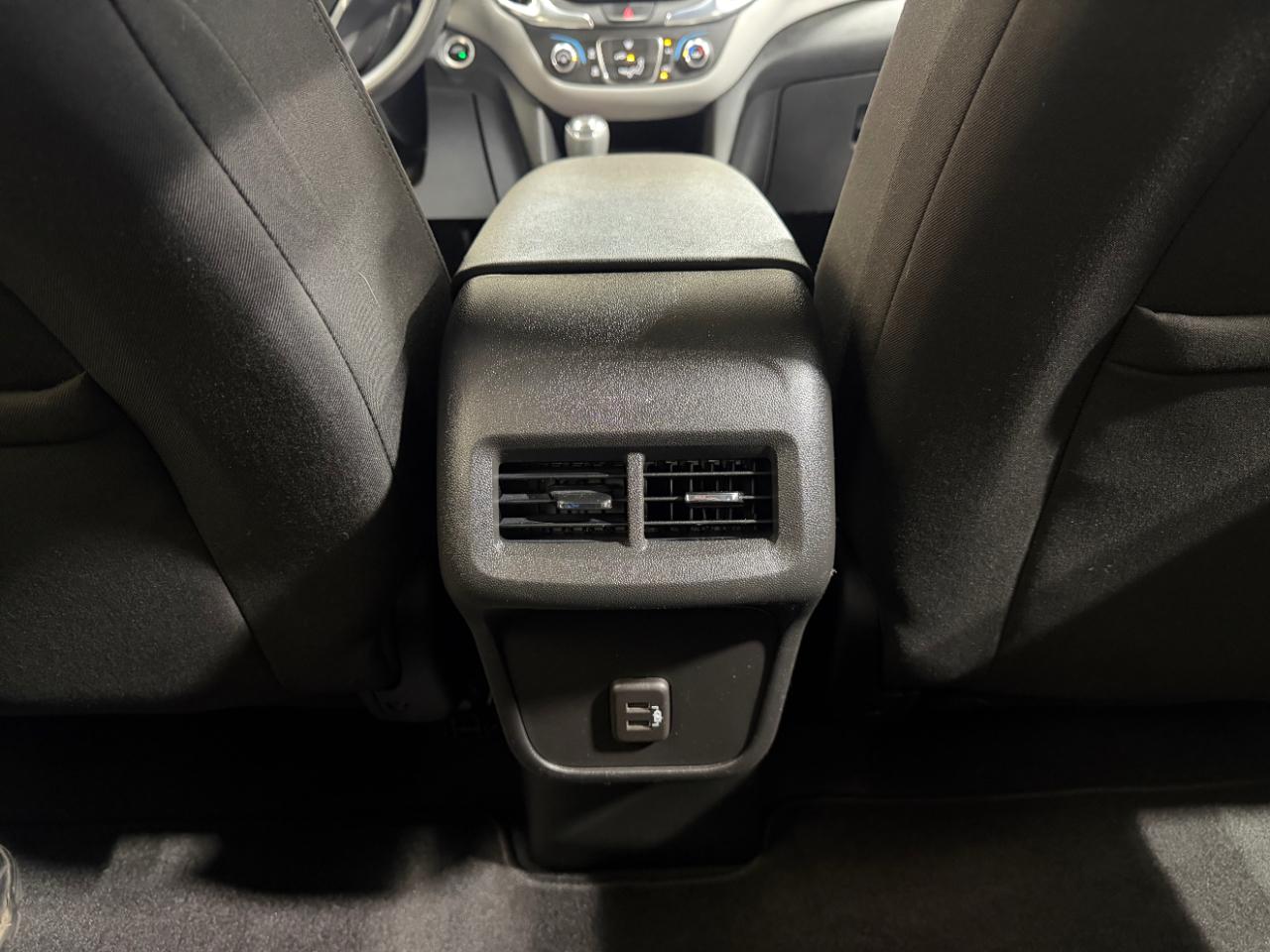 Chevrolet Equinox FWD 4dr LS w/1FL 2021