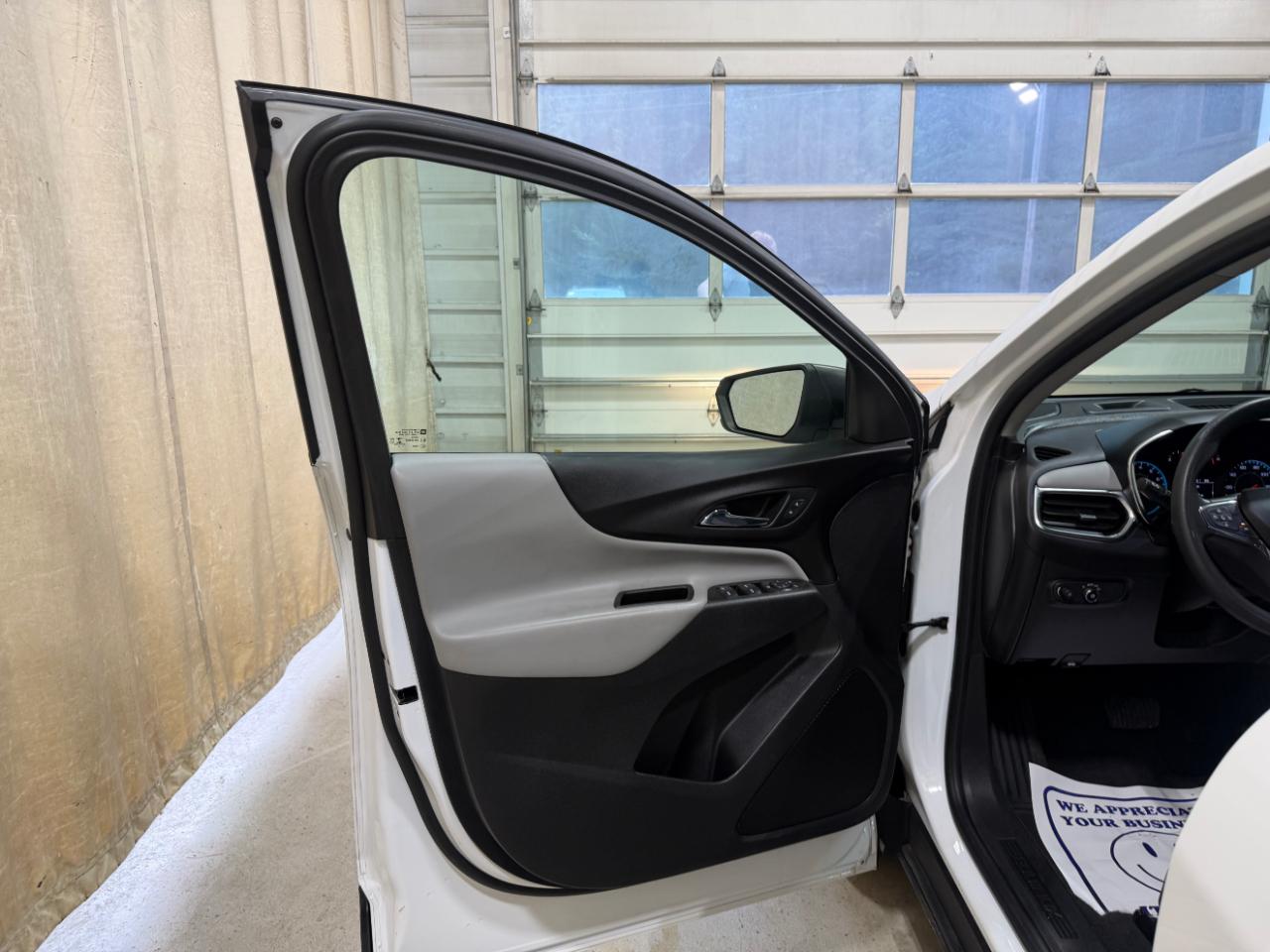 Chevrolet Equinox FWD 4dr LS w/1FL 2021