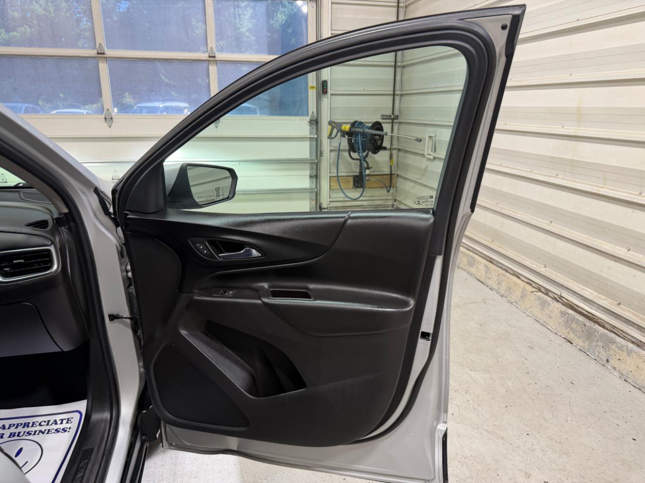 Chevrolet Equinox FWD 4dr LT w/2FL 2022