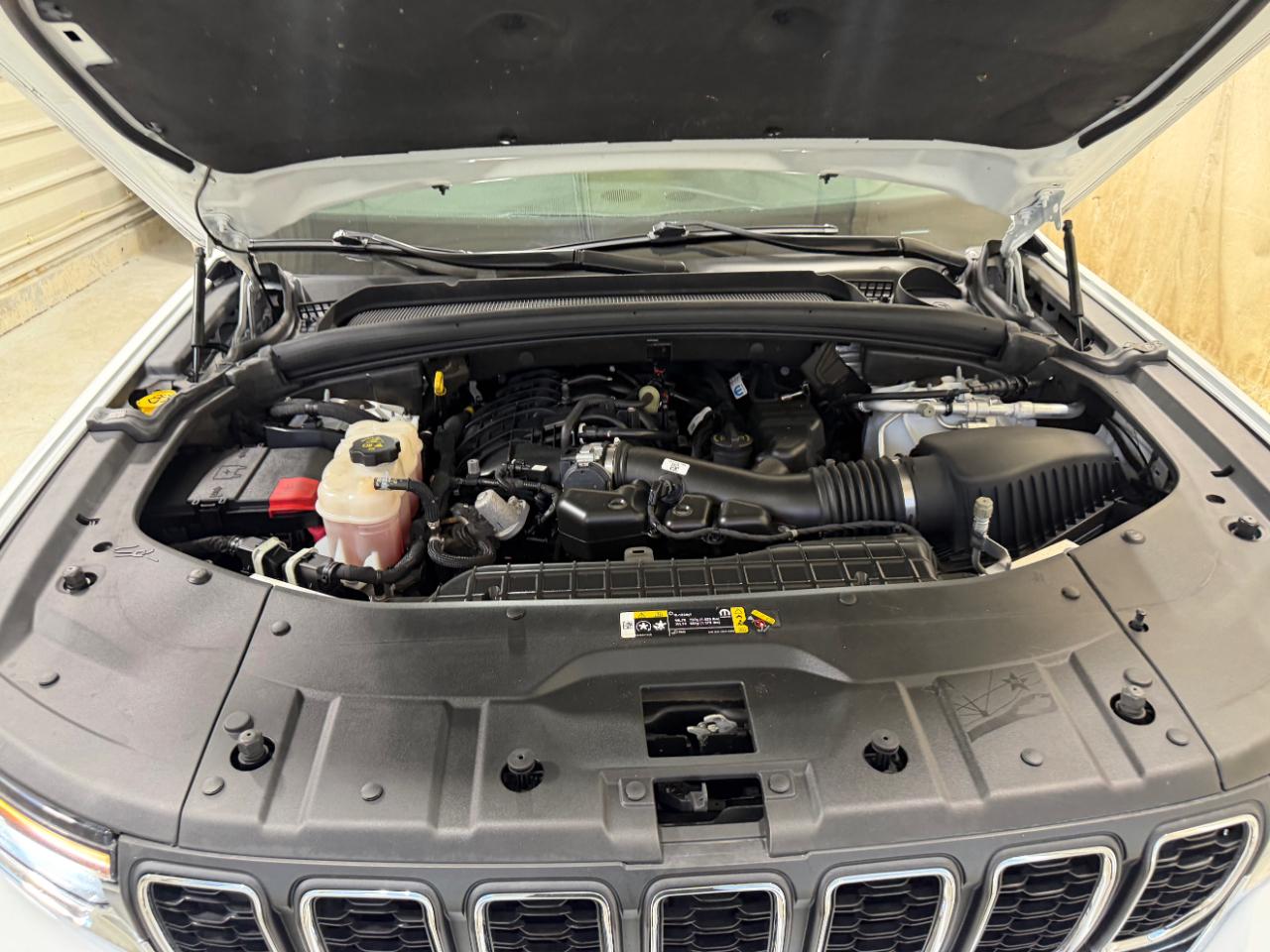 Jeep Grand Cherokee Laredo 4x4 2023