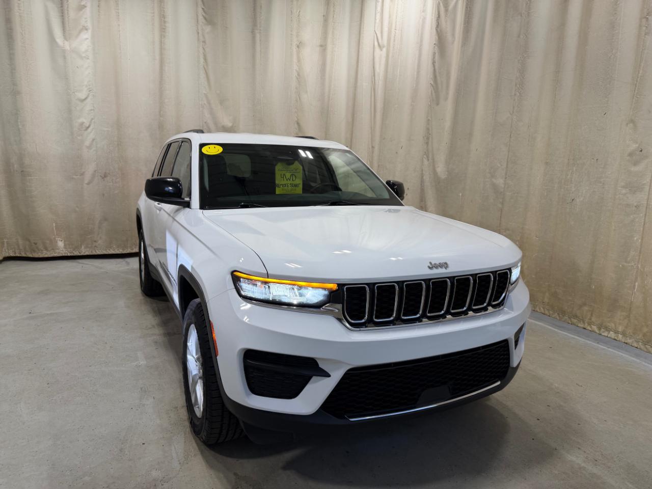 Jeep Grand Cherokee Laredo 4x4 2023