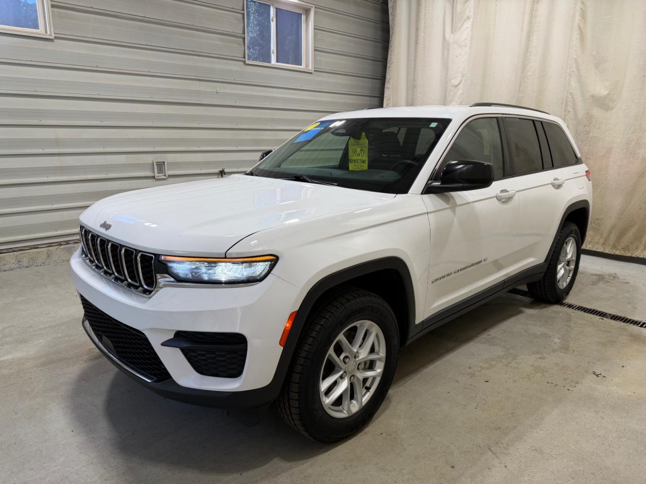 Jeep Grand Cherokee Laredo 4x4 2023