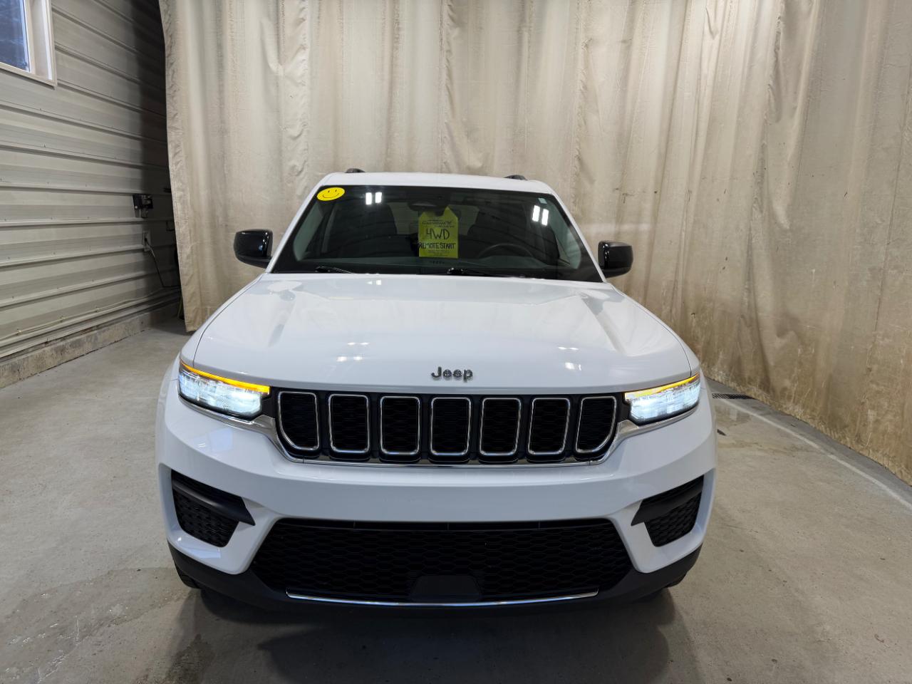 Jeep Grand Cherokee Laredo 4x4 2023
