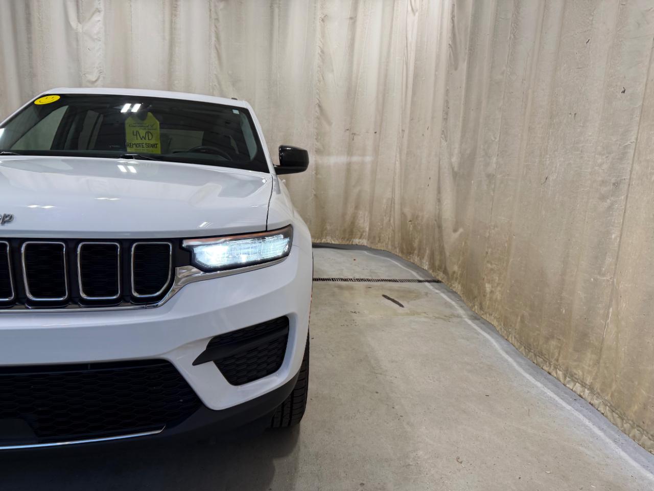 Jeep Grand Cherokee Laredo 4x4 2023