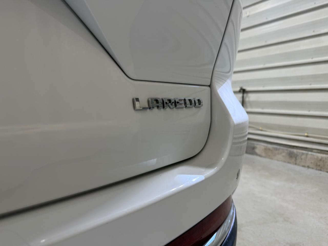 Jeep Grand Cherokee Laredo 4x4 2023