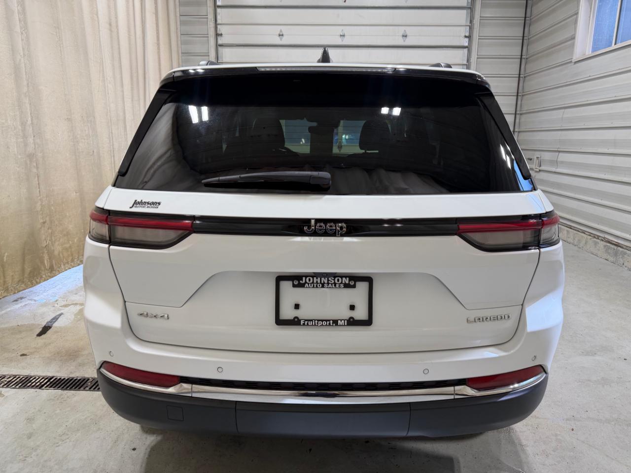 Jeep Grand Cherokee Laredo 4x4 2023