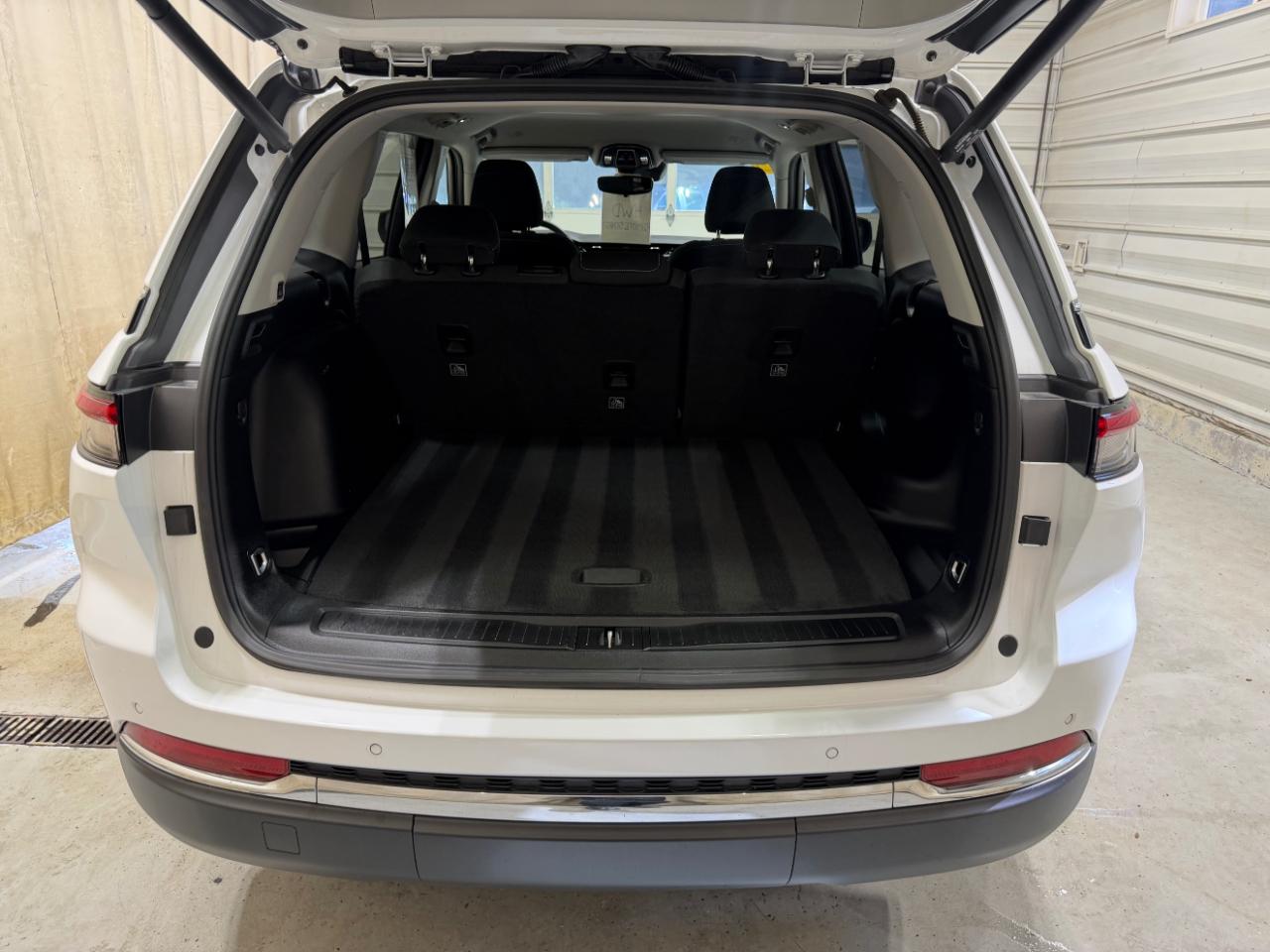 Jeep Grand Cherokee Laredo 4x4 2023
