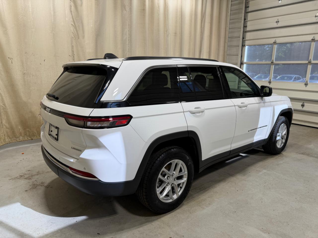 Jeep Grand Cherokee Laredo 4x4 2023