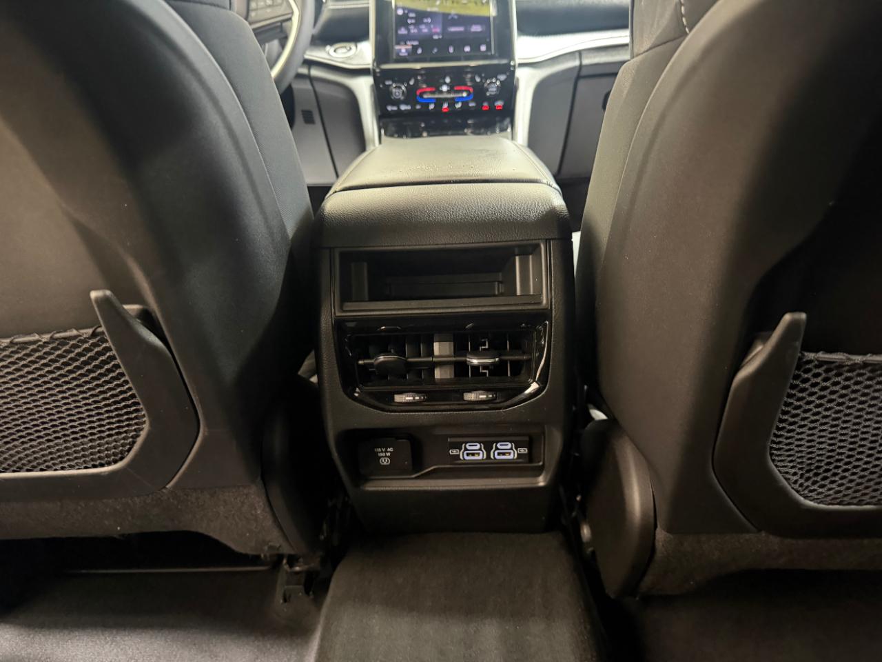 Jeep Grand Cherokee Laredo 4x4 2023