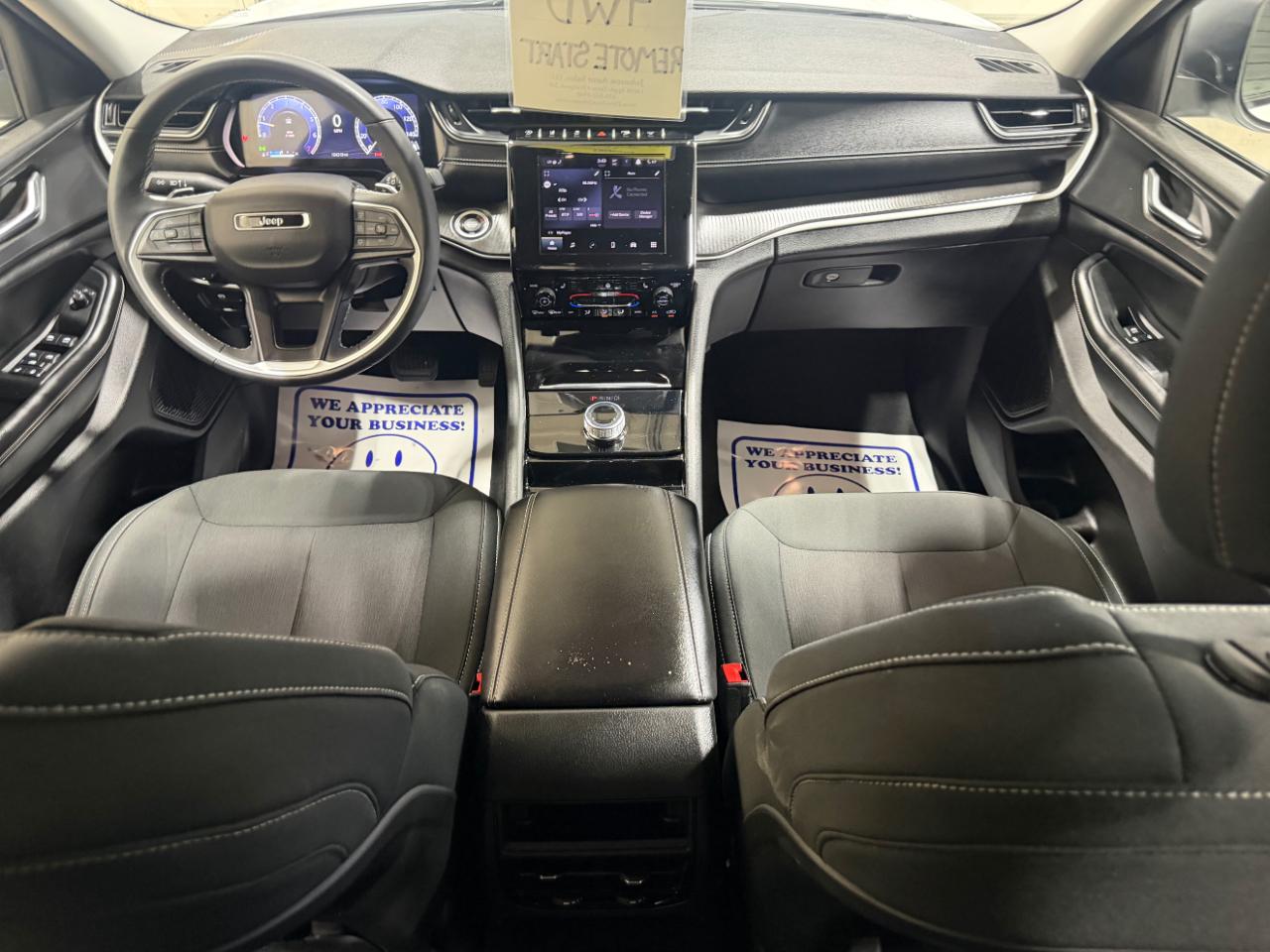 Jeep Grand Cherokee Laredo 4x4 2023