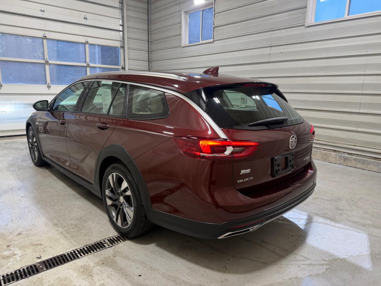 Buick Regal TourX 5dr Wgn Essence AWD 2018