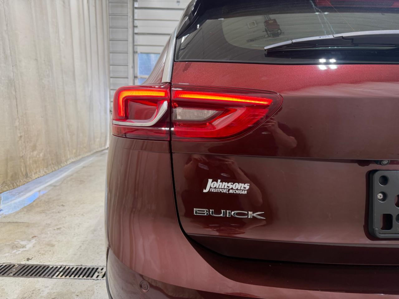 Buick Regal TourX 5dr Wgn Essence AWD 2018