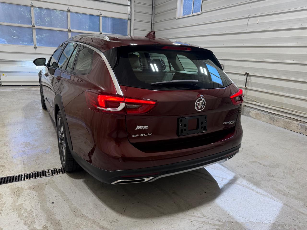 Buick Regal TourX 5dr Wgn Essence AWD 2018