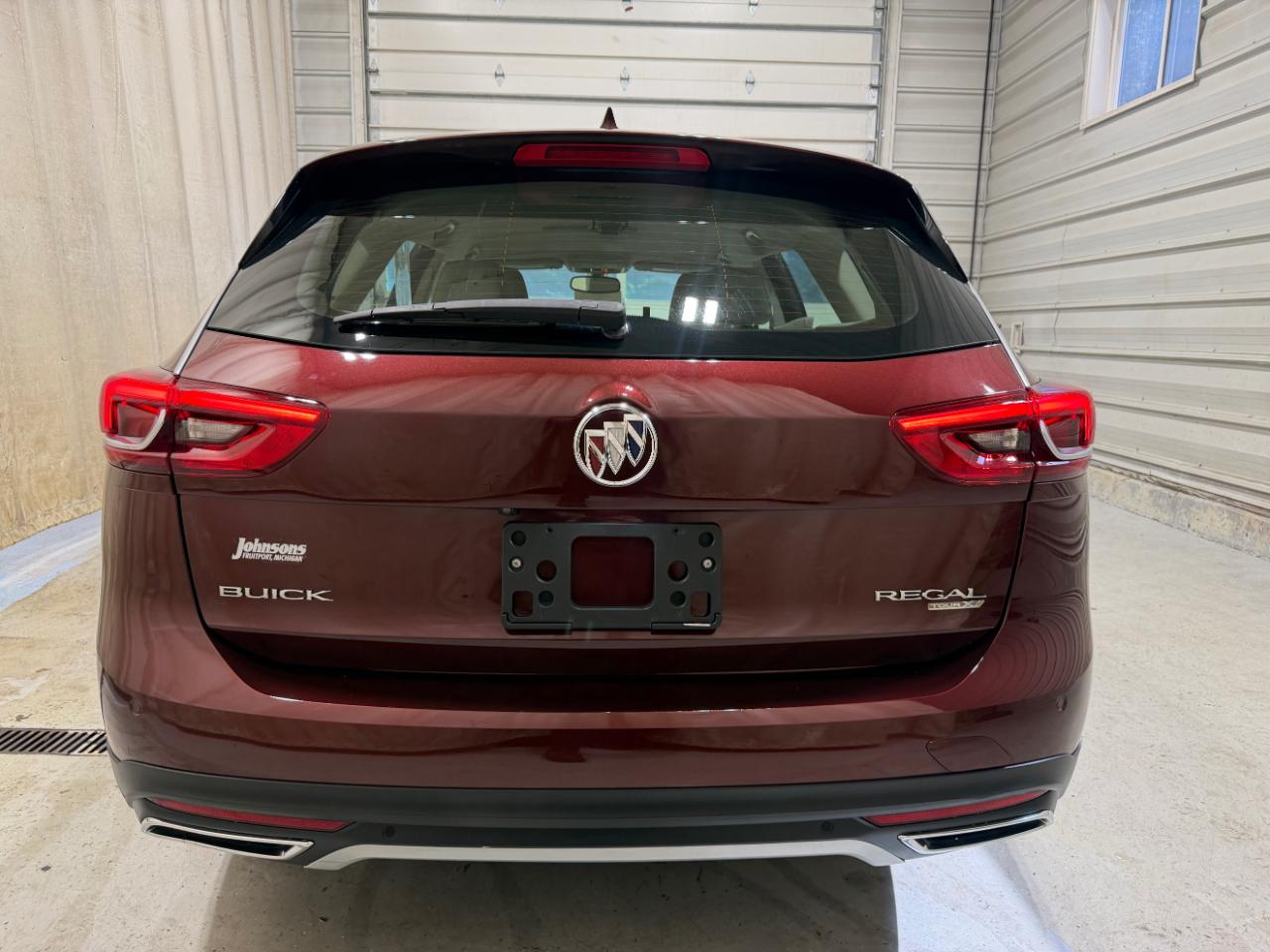 Buick Regal TourX 5dr Wgn Essence AWD 2018