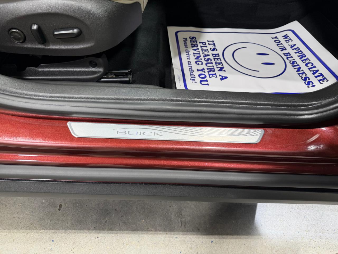 Buick Regal TourX 5dr Wgn Essence AWD 2018