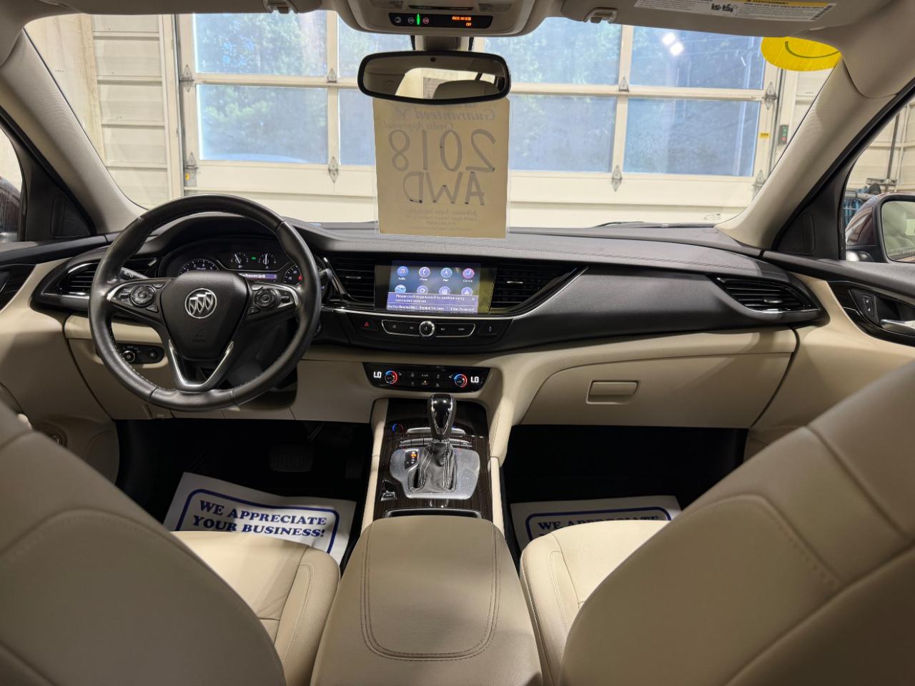 Buick Regal TourX 5dr Wgn Essence AWD 2018