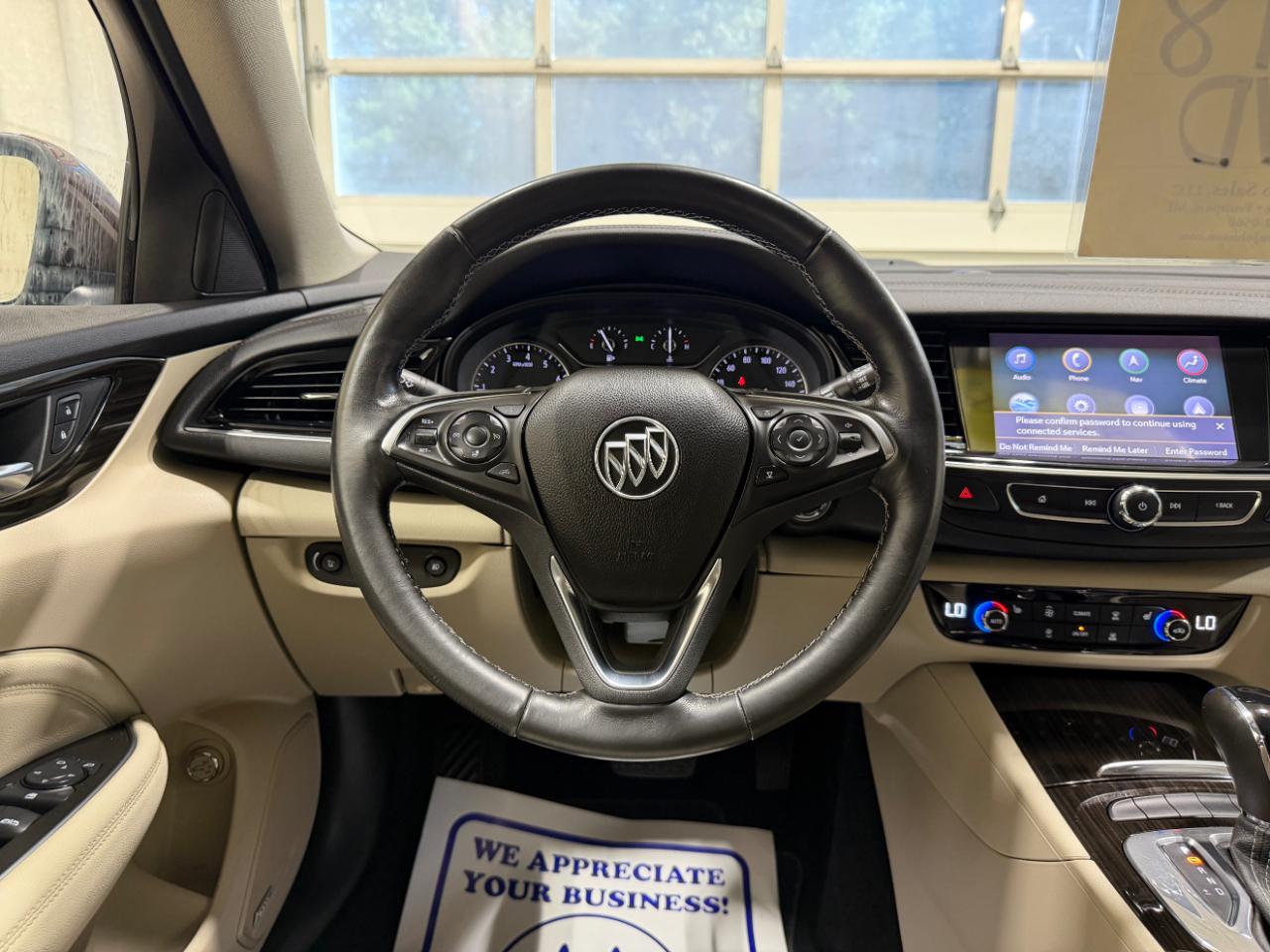 Buick Regal TourX 5dr Wgn Essence AWD 2018