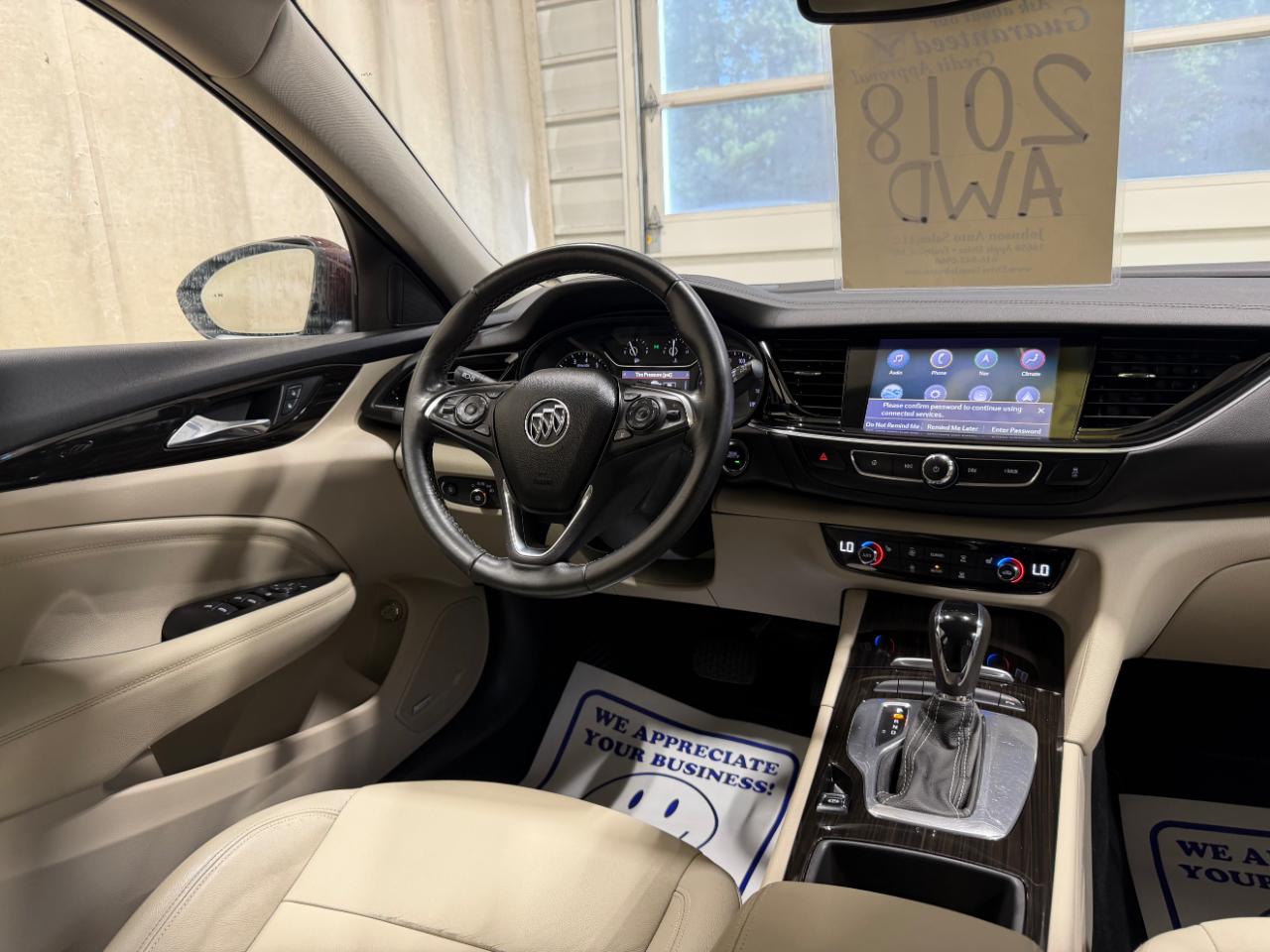 Buick Regal TourX 5dr Wgn Essence AWD 2018