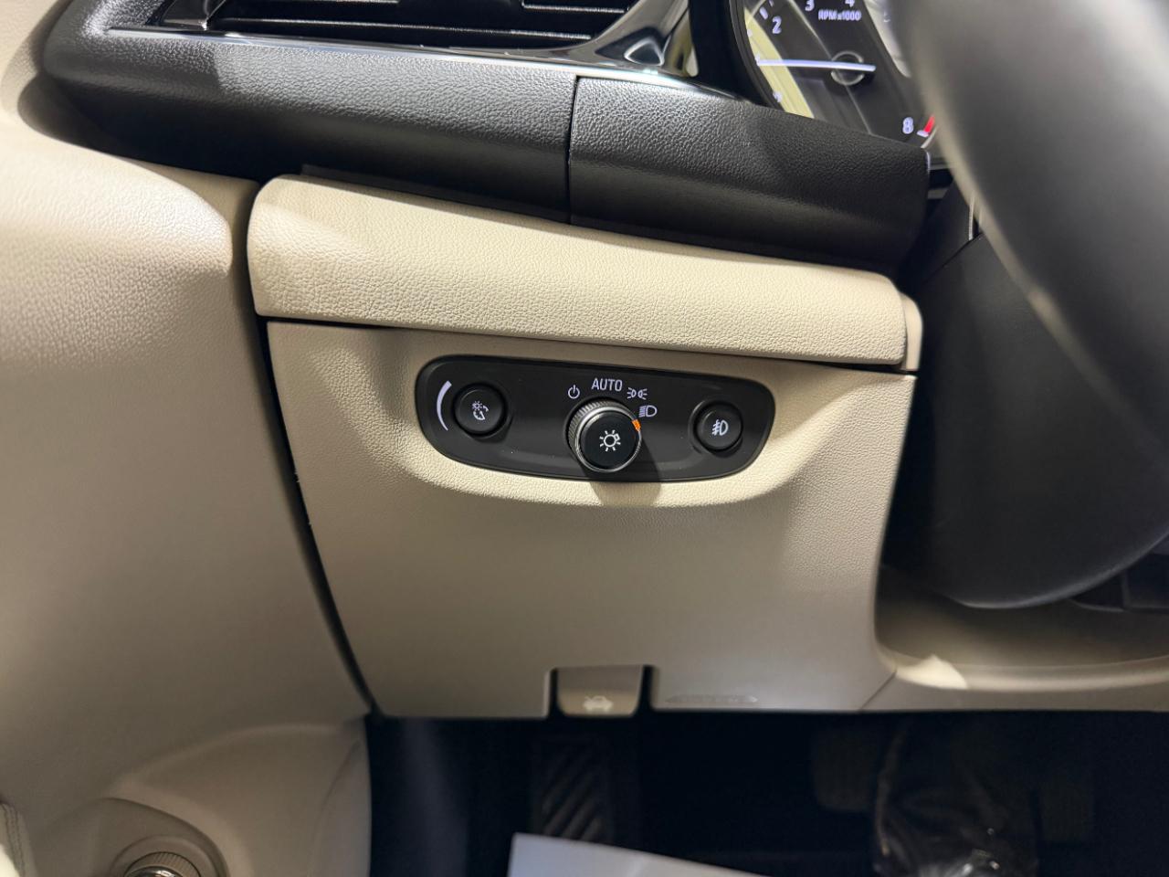 Buick Regal TourX 5dr Wgn Essence AWD 2018