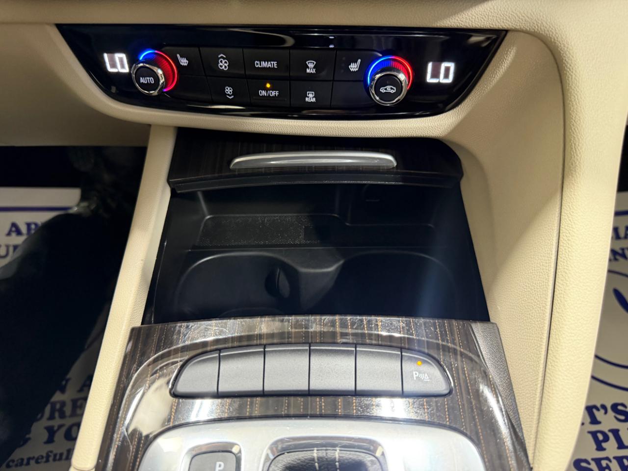 Buick Regal TourX 5dr Wgn Essence AWD 2018