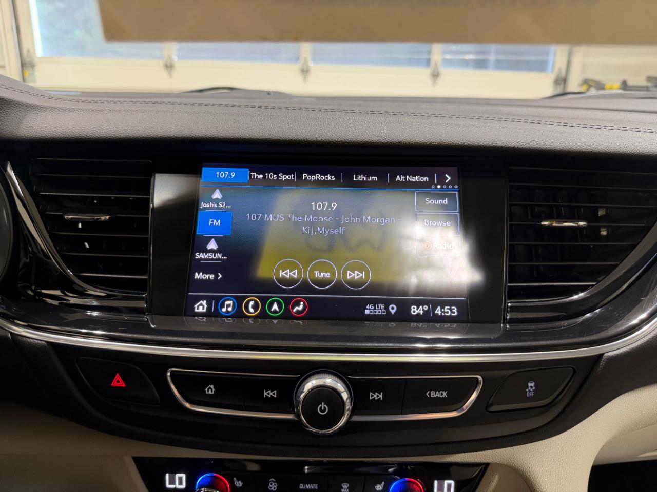 Buick Regal TourX 5dr Wgn Essence AWD 2018