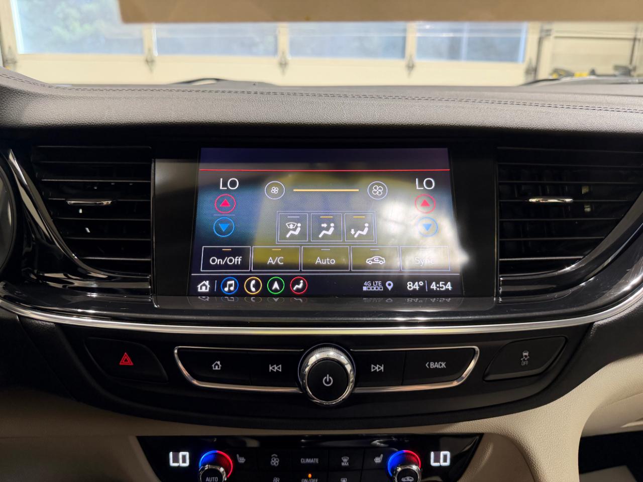 Buick Regal TourX 5dr Wgn Essence AWD 2018