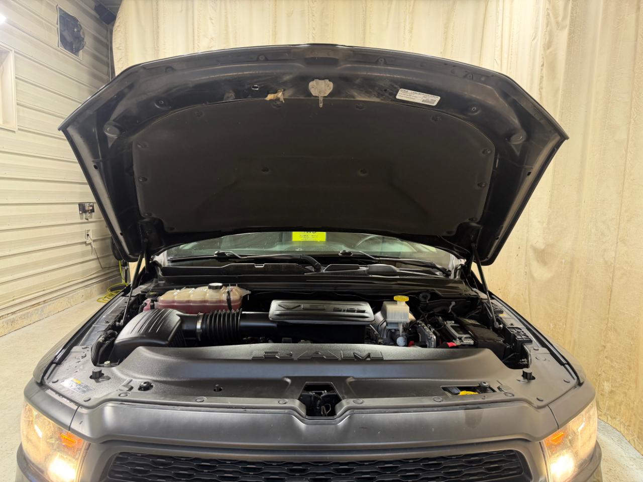 RAM 1500 Tradesman 4x4 Quad Cab 6'4" Box 2023