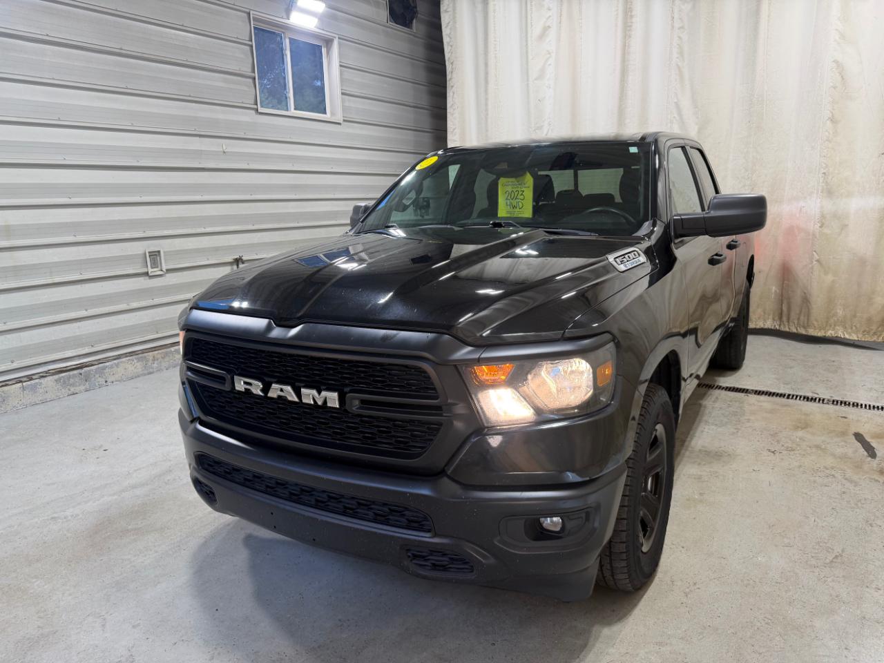 RAM 1500 Tradesman 4x4 Quad Cab 6'4" Box 2023