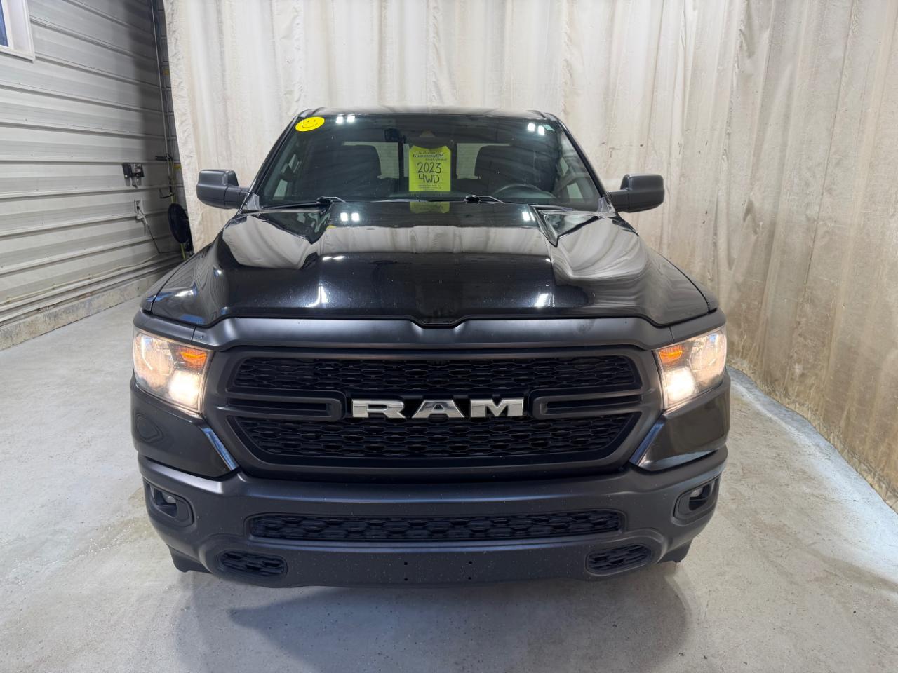 RAM 1500 Tradesman 4x4 Quad Cab 6'4" Box 2023