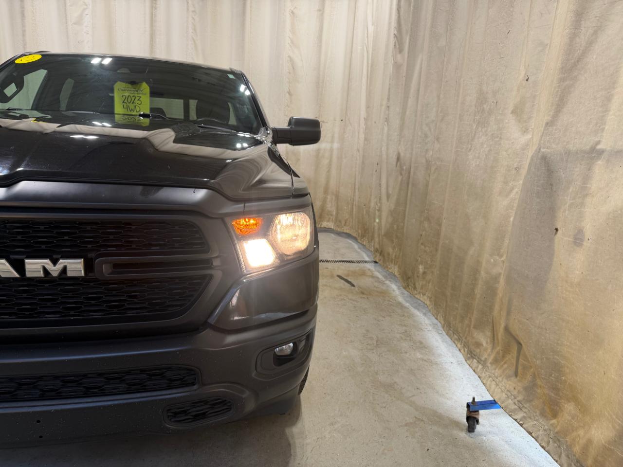 RAM 1500 Tradesman 4x4 Quad Cab 6'4" Box 2023