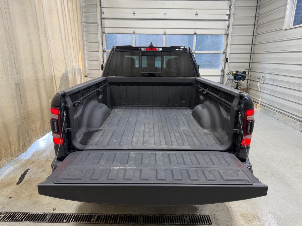 RAM 1500 Tradesman 4x4 Quad Cab 6'4" Box 2023